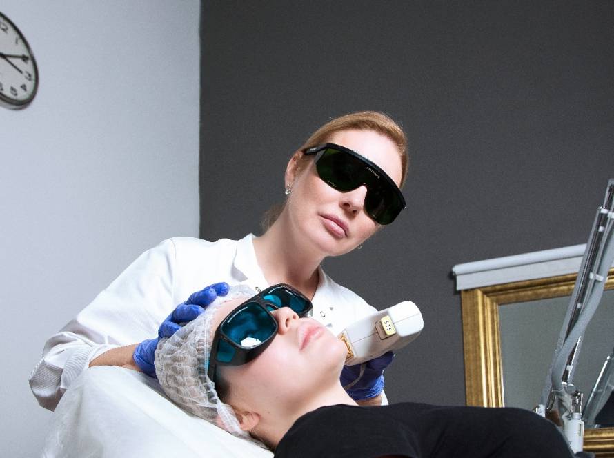 Carbon laser Treatment In Delhi