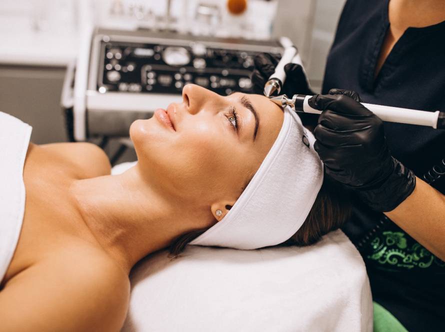 Microneedling Treatment in Delhi