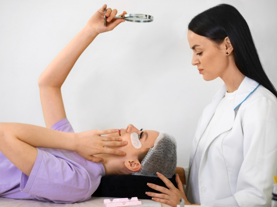 Best Under Eye Dark Circle Treatment in Hauz Khas